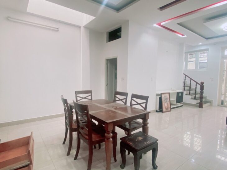 Bán nhà 2 tầng, 68m², 2PN, Q.2, TPHCM, 6.3 tỷ, sổ hồng