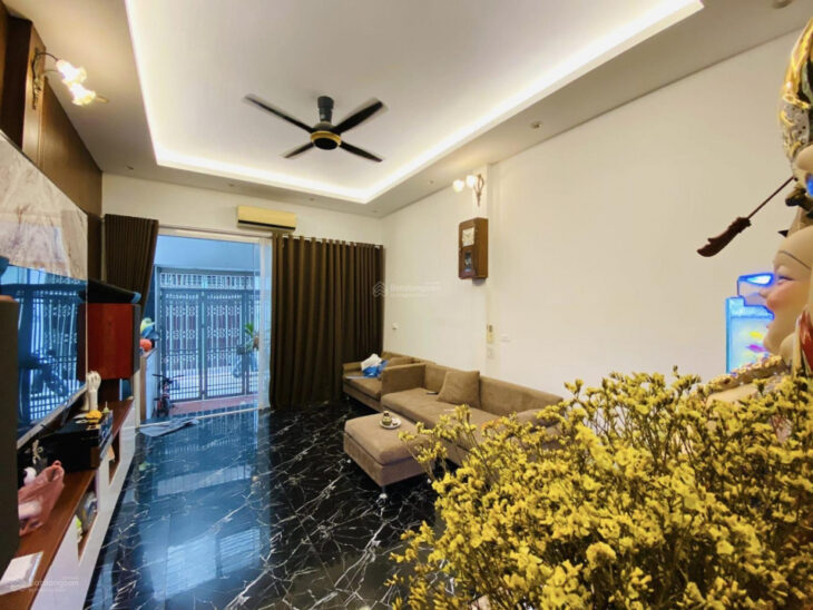 Bán nhà mới Định Công 45m2 x 5T, ngõ rộng, cách 10m ra mặt phố, nhà thoáng, giá chỉ 7.15 tỷ