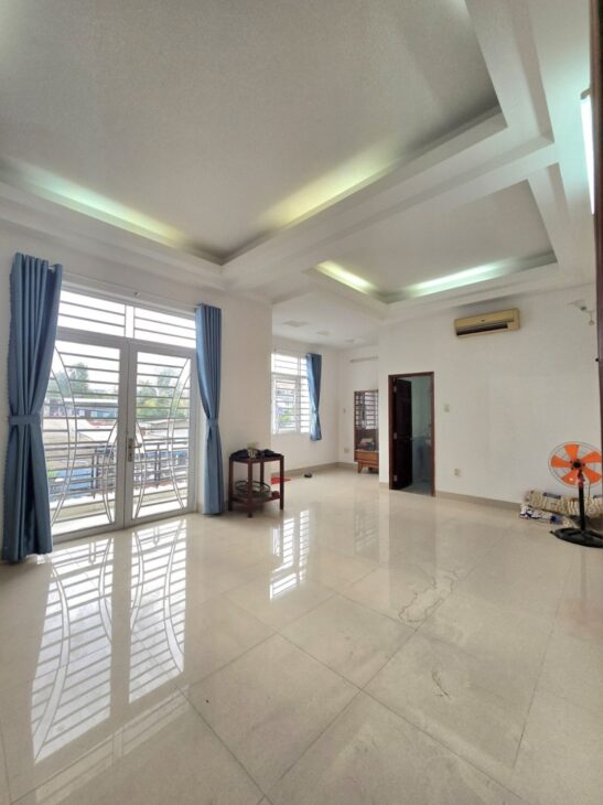 Bán Biệt Thự 162m2, 3 tầng, 5PN, 6WC, Dương Văn Cam, Linh Tây, Thủ Đức – 12.65 tỷ