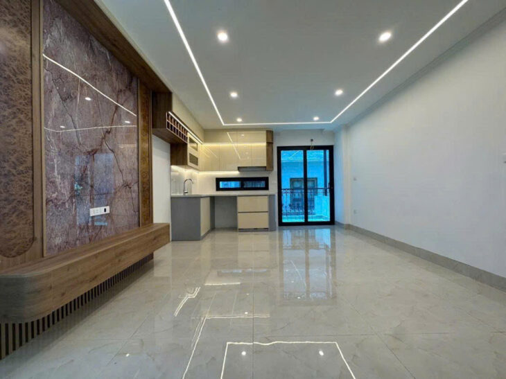 NHÀ MỚI NGUYỄN TRÃI THANG MÁY Diện Tích 38m2 8 tầng mặt tiền 4.3m Giá 13.5 tỷ