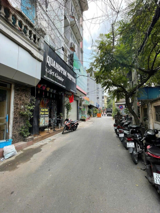 PHỐ NGUYỄN VĂN HUYÊN – Ô TÔ TRÁNH KINH DOANH – 40m2 4 tầng MT 6.2m Giá 16.2 tỷ