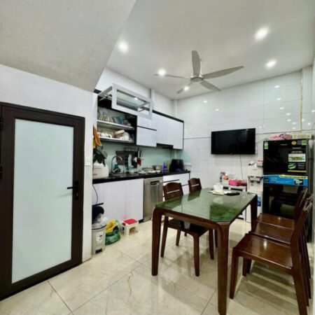 SIÊU PHẨM CẦU GIẤY – NGÕ BA GÁC – NỘI THẤT SỊN SÒ 35m2 4 tầng mt 3.3m Giá 8.35 tỷ