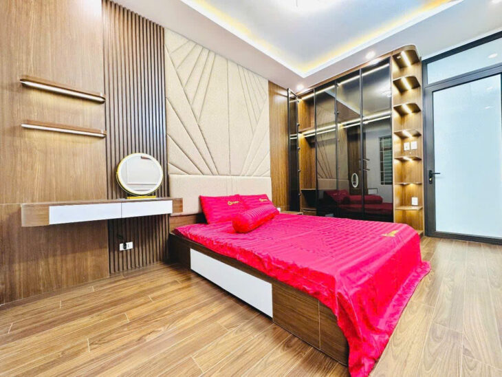 TRẦN QUỐC VƯỢNG – CẦU GIẤY VIP – HAI MẶT NGÕ – 41m2 5 tầng mặt tiền 3.3m Giá 9.85 tỷ