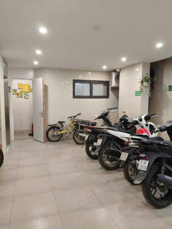 MẶT PHỐ TRẦN QUÝ KIÊN – VỈA HÈ RỘNG – KNH DOANH 39m2 5 tầng mặt tiền 3.2m giá 18.3 tỷ