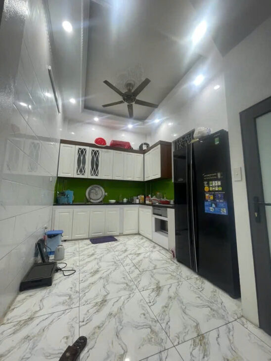 BÁN NHÀ LĨNH NAM 30M2 .5TẦNG. MẶT TIÈN.3M GIÁ 6.4 tỷ Hoàng Mai Hà Nội