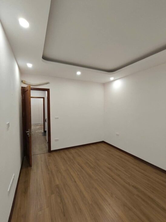 ĐỘI CẤN – 35M2 – 8 TỶ – CẠNH HỒ ĐIỀU HÒA – VÀI BƯỚC RA ĐƯỜNG Ô TÔ – NHÀ MỚI VỀ Ở LUÔN
