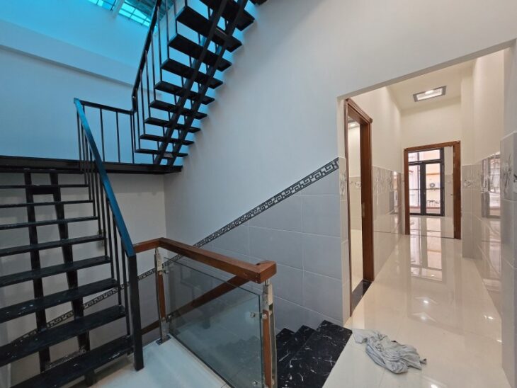 Bán nhà Mặt tiền ngay Lâm Văn Bền, Bình Thuận, Quận 7, 113m2 (5.1×22) 4 tầng, 16.5 tỷ