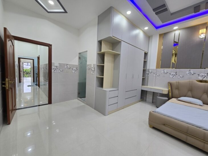 Bán nhà Mặt tiền ngay Lâm Văn Bền, Bình Thuận, Quận 7, 113m2 (5.1×22) 4 tầng, 16.5 tỷ