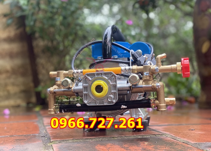 Máy phun thuốc, xịt rửa điều hòa cầm tay điều khiển từ xa Turbo TB1100