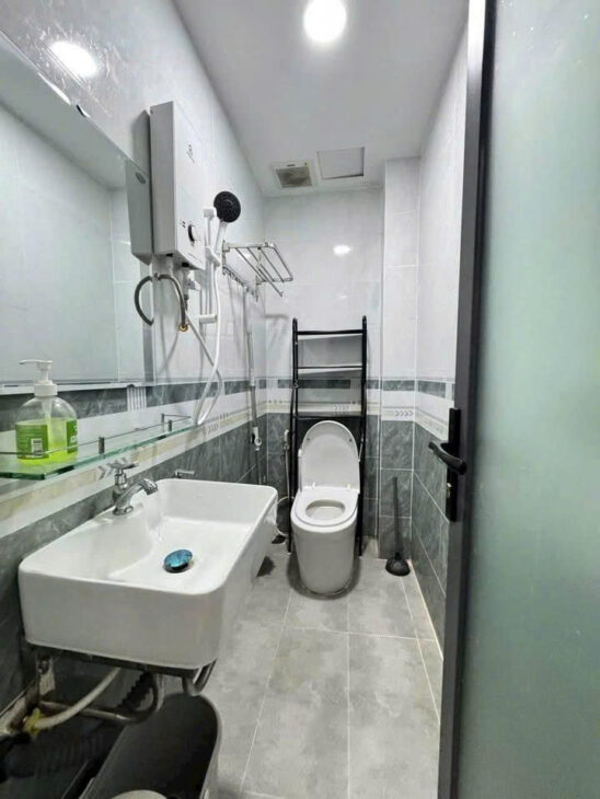 Nhà đẹp Ba Tháng Hai P11 Q10 DT 50M2 giá 6,3 tỷ, sổ hồng riêng