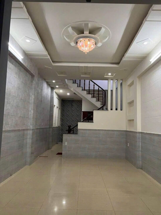 CHỈ hơn 6 tỷ có ngay NHÀ VIP Cách Mạng t8 q10-hẻm xe hơi-có ban công thông thoáng