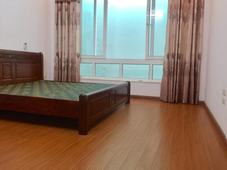 Bán gấp nhà phố Hoàng Văn Thái, gần ô tô, 55m2, 4 tầng, 14,3 tỷ.