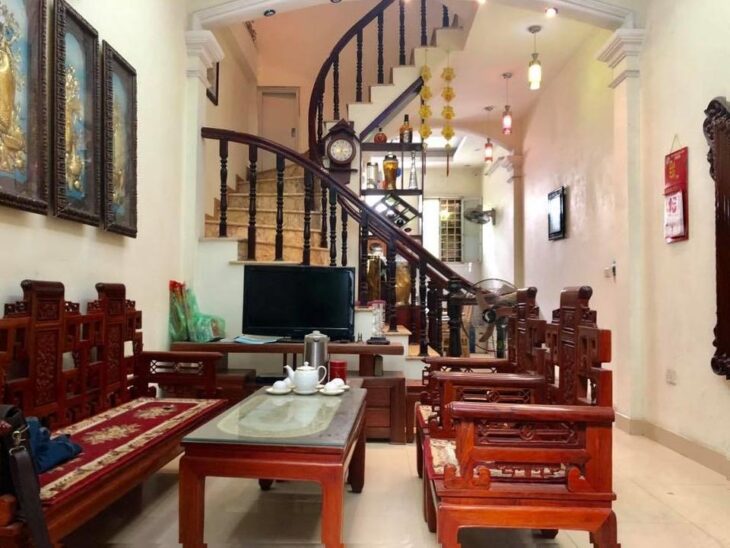 Bán gấp nhà phố Hoàng Văn Thái, gần ô tô, 55m2, 4 tầng, 14,3 tỷ.