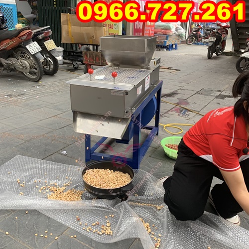 Máy bóc vỏ đậu lụa rang 600 kg/giờ Vinmax BVL60
