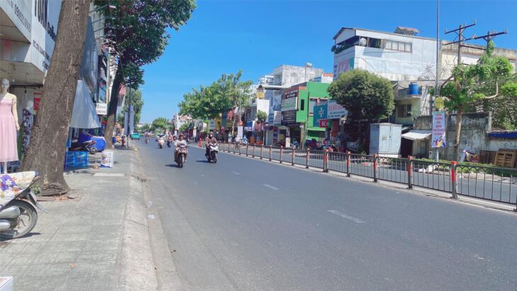 BÁN NHÀ 2 MẶT TIỀN ĐƯỜNG, DIỆN TÍCH 152M2, CHỈ NHỈNH 100 TRIÊU/M2. KHU CHỢ PHẠM VĂN BẠCH