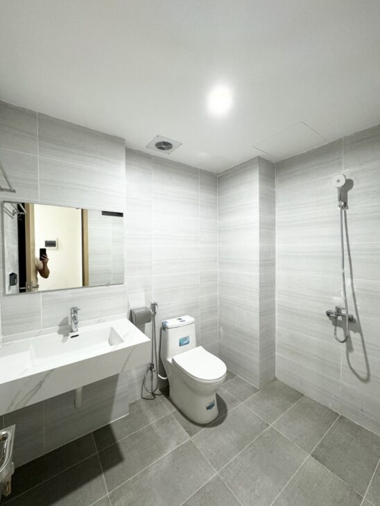 CCMN + CHDV Phú Mỹ 155m2 x 9 tầng, T.máy,lô góc,ngõ thông,ô tô vào nhà,300 triệu/tháng,49 tỷ