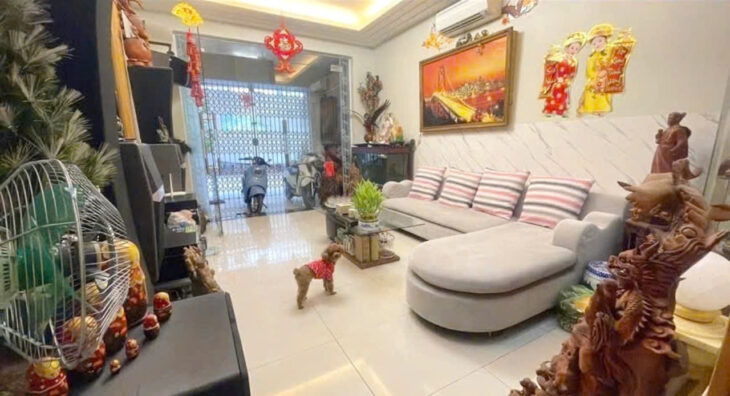 Nhà 91m 4 tầng độc lập, sân để 2 ô.tô Giá 4.7 tỉ gần ngã 4 Thiên Lôi