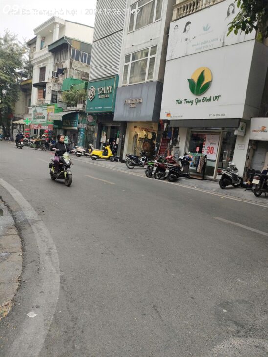 Cho thuê mặt phố Ngô Thì Nhậm 120m, 3 tầng, mặt tiền 7m, vỉa hè 15m,110 tr/th Hai Bà Trưng.