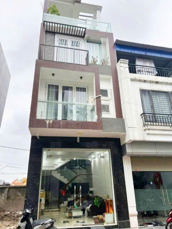 Bán nhà lô 7 Lê Hồng Phong, 40m 4 tầng, Giá 3.85 tỉ gần BigC