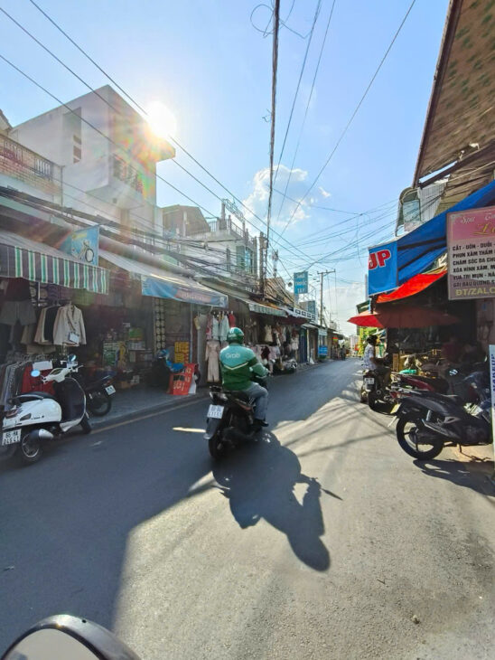 Nhà 1 Trệt 3 Lầu, thổ cư toàn bộ mặt tiền chợ Đồi TP Biên Hòa, Dân cư kín, Thu nhập hàng tháng 20