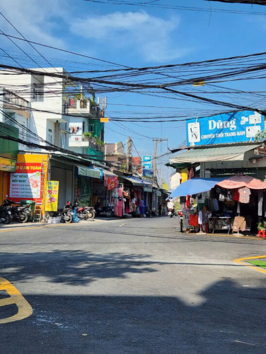 Nhà 1 Trệt 3 Lầu, thổ cư toàn bộ mặt tiền chợ Đồi TP Biên Hòa, Dân cư kín, Thu nhập hàng tháng 20
