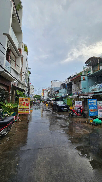 HẺM XE TẢI QUAY ĐẦU DIỆN TÍCH 17 M 3 TẤM CÓ 1 TỶ