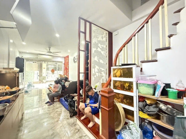 Bán nhà riêng 6 tầng phố Kim Đồng, Q. Hoàng Mai, ô tô đỗ cửa, 40m2, giá 13.6 tỷ (TL)