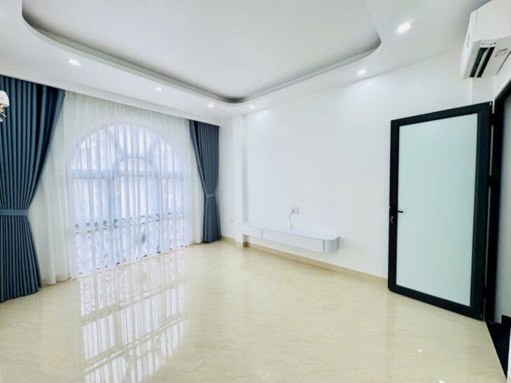 Rẻ nhất khu phân lô Văn Cao, 30m 5 tầng, đường 12m, Giá 3.79 tỉ