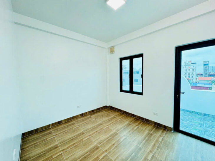 Rẻ nhất khu phân lô Văn Cao, 30m 5 tầng, đường 12m, Giá 3.79 tỉ