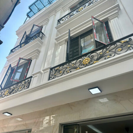 Nhà 4 tầng mới tinh mặt ngõ tuyến 2 Thiên Lôi, giá 3.9 tỉ, gần Hoàng Huy