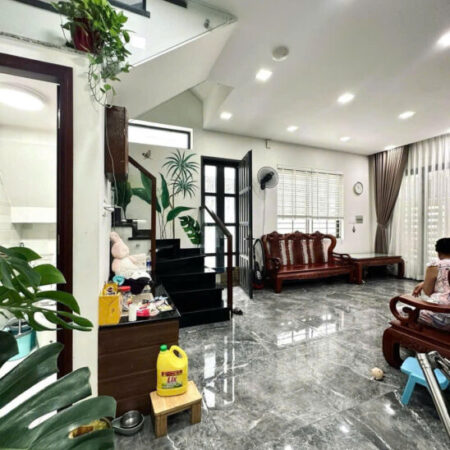 Bán nhà smart home hẻm xe hơi CMT8, Quận 3 – 100m², ngang 6.2m – ngay vòng xoay 3/2 – giá 15.9 tỷ Bán nhà smart home hẻm xe hơi CMT8, Quận 3 – 100m², ngang 6.2m – ngay vòng xoay 3/2 – giá 15.9 tỷ