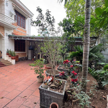 ???? BIỆT THỰ CỔ VIEW HỒ – VIP NGỌC THỤY ???? ???? 170m² 2 tầng Mặt tiền 10m Chỉ 33 tỷ ???? Lô góc –