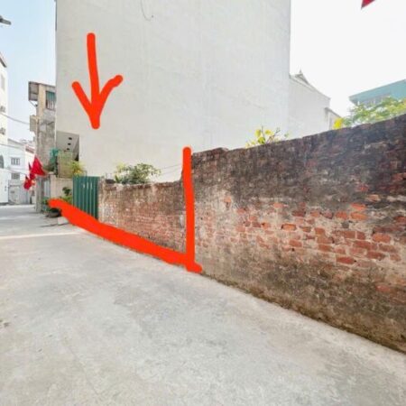 VỊ TRÍ KIM CƯƠNG – MẶT NGÕ Ô TÔ TRÁNH – GẦN HỒ – SÁT VINHOMES & VIỆT HƯNG – CHỈ BÁN ĐẤT TẶNG NHÀ