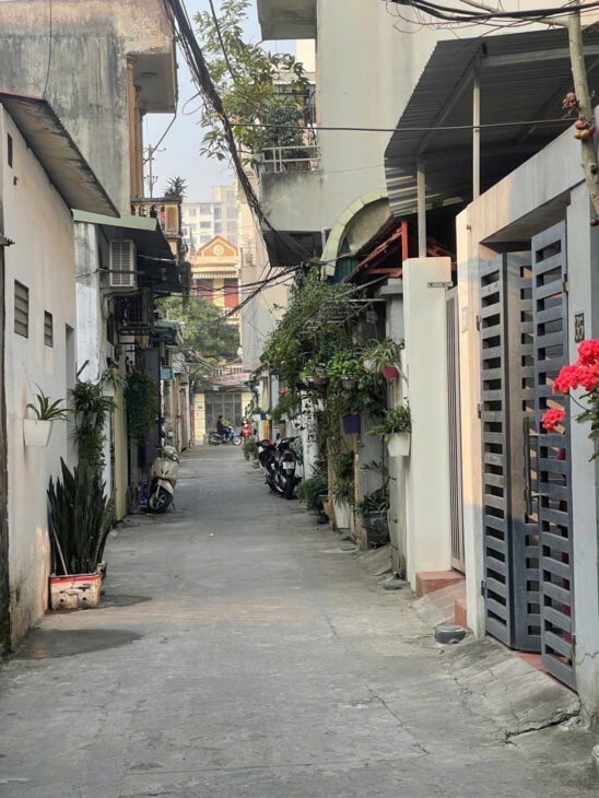 NGÕ Ô TO THÔNG_VỊ TRÍ ĐẸP TRUNG TÂM ĐỨC GIANG_DÒNG TIỀN ỔN ĐỊNH 54 TRIỆU/NĂM PHÙ HỢP GIỮ TIỀN , XÂY