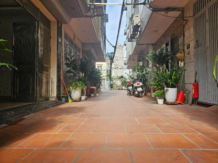 Bán nhà trung tâm Bồ đề -50m -5 tầng -oto bé -ngõ cực nông-nhỉnh 9 tỷ