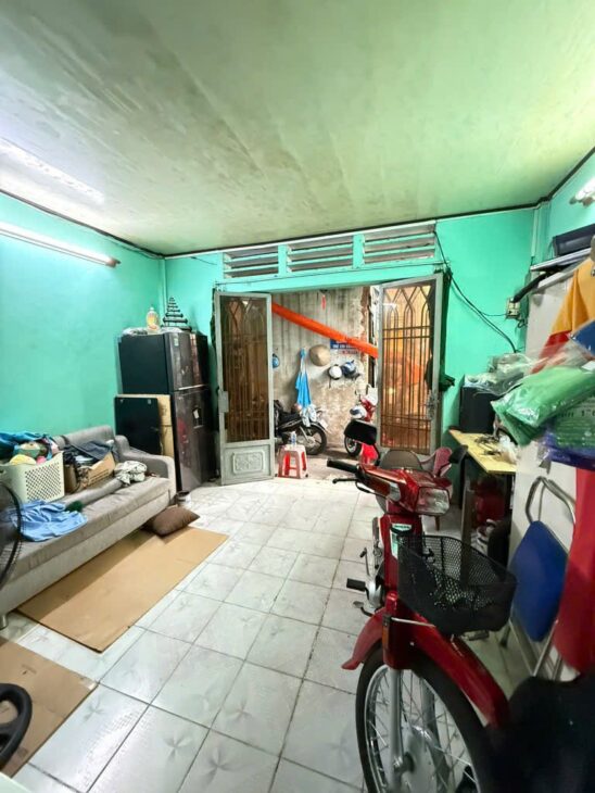 SIÊU Mỹ phẩm nhà đep ngay chợ Thủ Đức – full nội ất chỉ 2,95 tỷ.