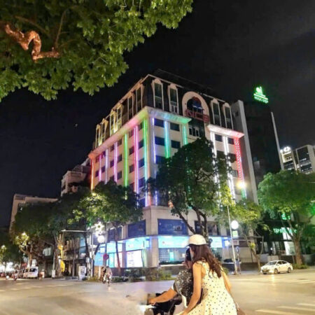 Tòa Nhà VP Cao cấp hạng A, mặt phố Bà Triệu , Tràng Tiền, Hoàn Kiếm, Hà Nội. 700m2, 11 Tầng, 740