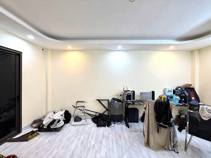 12. Dòng tiền ổn định 40tr/ tháng, Tô Vĩnh Diện, Thanh Xuân. 43m2, 5 tầng, giá 13,5 tỷ. Ô tô tránh