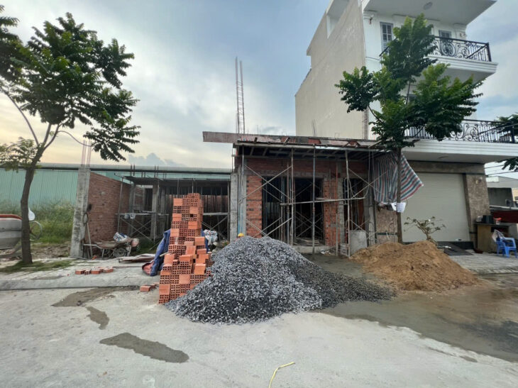 31. T15 – BÁN ĐẤT TẶNG NHÀ KHỦNG – ĐANG XÂY LỠ DỠ – ĐƯỜNG 12M -KHU PHÂN LÔ VIP -AN PHÚ ĐÔNG GIÁP