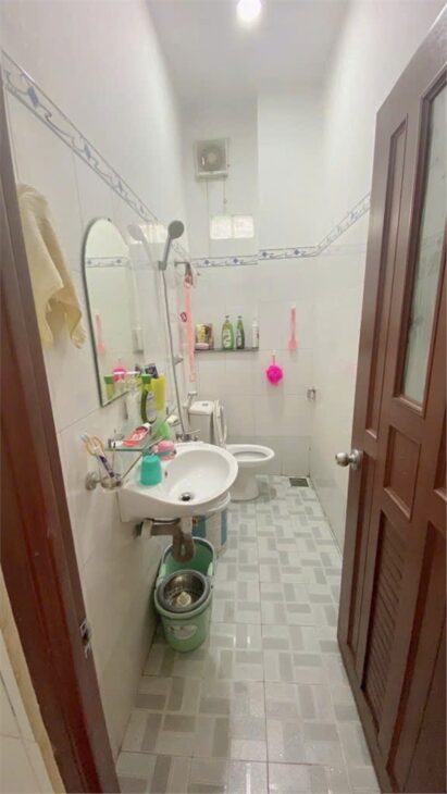 Chỉ 2,95 tỷ nhà 1 trệt 1 lầu nhỏ ngọn xinh hết phần thiên hạ