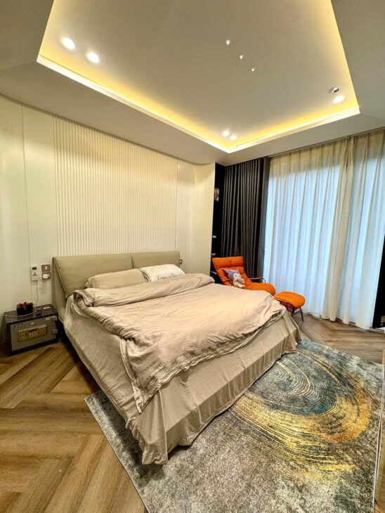 BÁN NHÀ NGHĨA TÂN, Ô TÔ, SÁT PHỐ, GẦN CÔNG VIÊN HÒA BÌNH, VIEW HỒ, KINH DOANH 32M CHỈ 10.8 TỶ