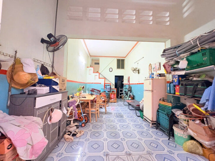 1/ Âu Cơ Tân Phú giáp Lạc Long Quân. Dt 3.6x12m 1 lầu cn đủ Hẻm 3m Giá 4.85 tỷ tl