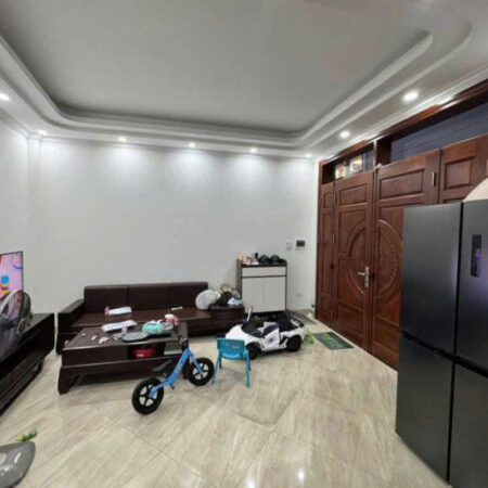 Bán nhà Trần Cung – 40m² x 5 tầng – 1 nhà ra mặt phố – sát ôtô , Giá chỉ 7.55 tỷ