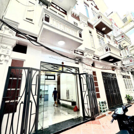 Siêu phẩm Nhà 4 Tầng Hào Khê, Lạch Tray, Ngô Quyền, Hải Phòng. SÂN CỔNG RỘNG THOÁNG. Để được 30 xe