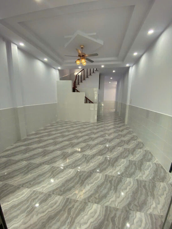 NHÀ SIÊU RẺ – XE HƠI NGỦ TRONG NHÀ – TỈNH LỘ 10 – 3 TẦNG – 112M2 ( 4.5×25M) – NHỈNH 50TR/M2