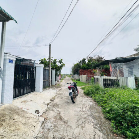 Bán 13m x 37m đất thổ cư Tân Tiến, thị xã LaGi giá rẻ chỉ 107tr/m ngang Bán 13m x 37m đất thổ cư Tân Tiến, thị xã LaGi giá rẻ chỉ 107tr/m ngang