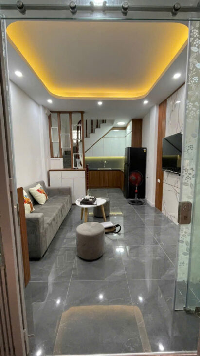 cần bán nhà đường lĩnh nam 5 tầng