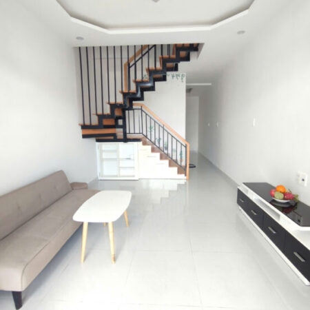 Cần Bán nhà 1trệt, 1lầu: đường Vạn Hạnh, P8, Đà Lạt