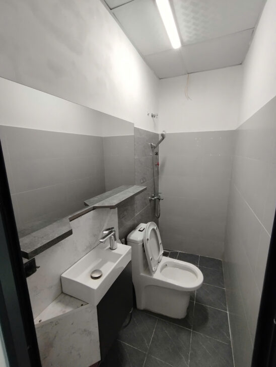 Cần Bán nhà 1trệt, 1lầu: đường Vạn Hạnh, P8, Đà Lạt