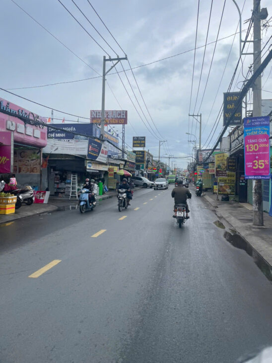 Bán nhà mặt tiền 5x35m giá 12,5 tỷ Đường Phan Văn Hớn